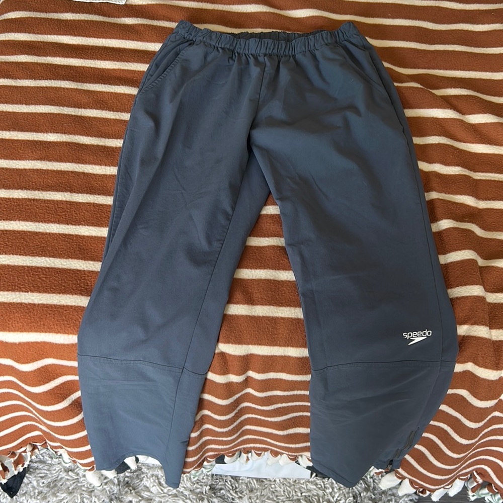 Small speedo sweatpants